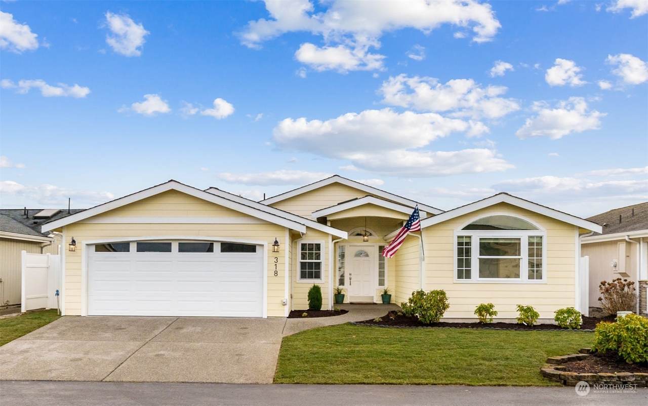 318 Oak Street - Photo 1
