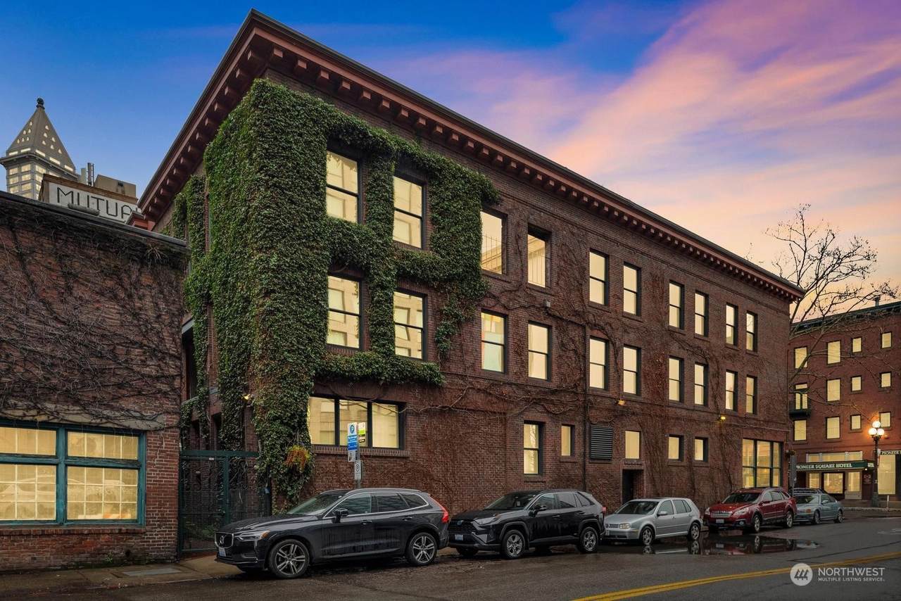 611 Post Avenue - Photo 1