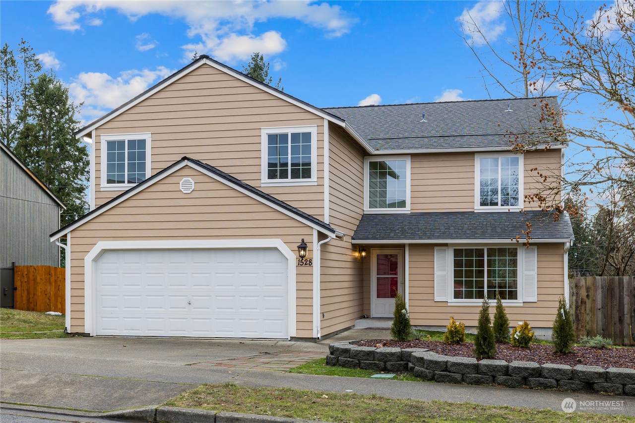 1528 Milbanke Drive - Photo 1