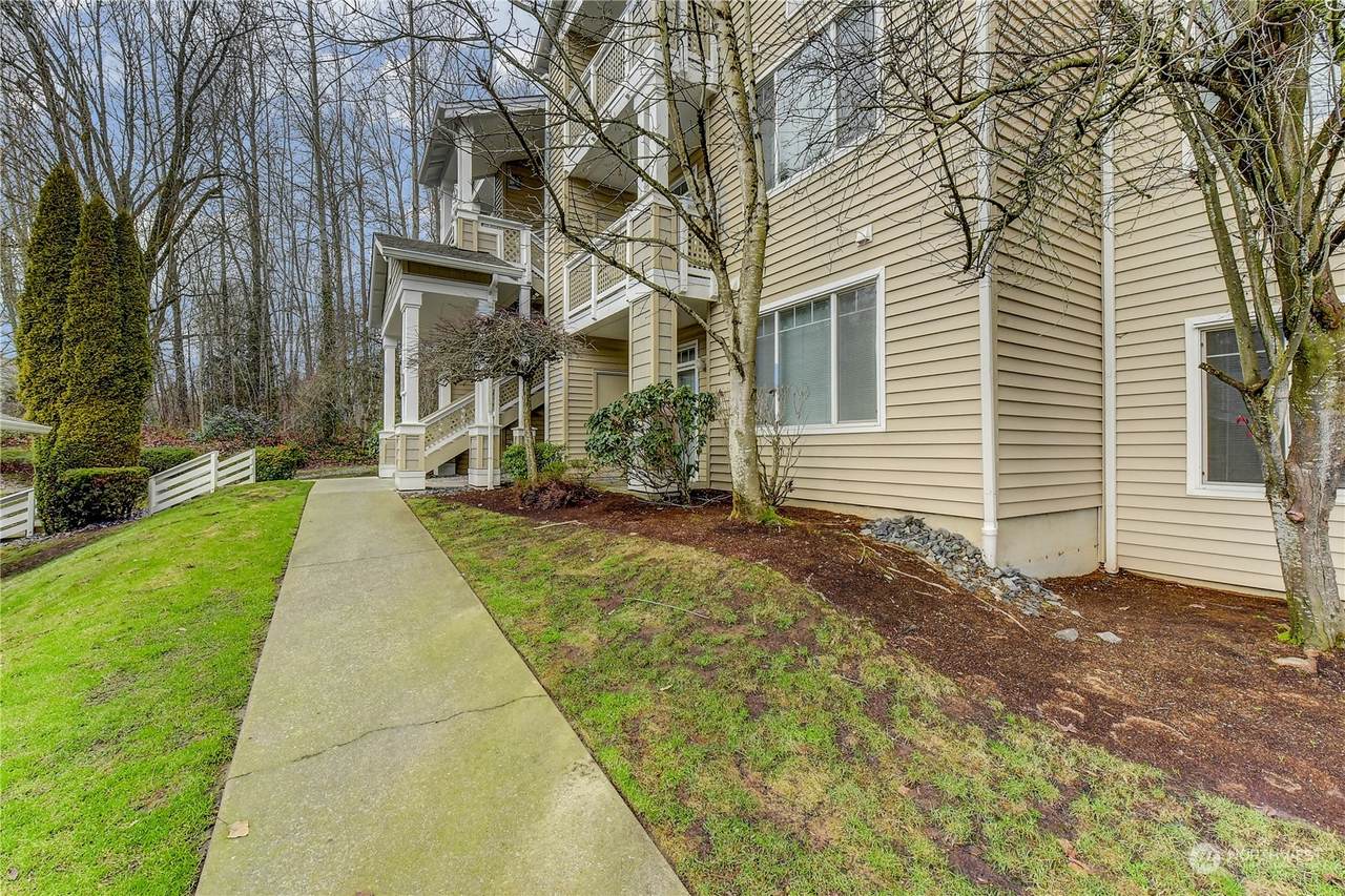 15300 112 Avenue - Photo 1