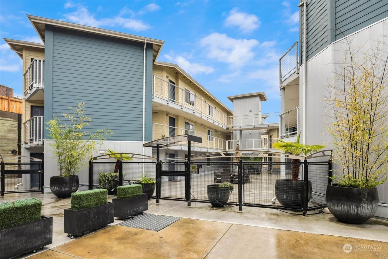 11920 98th Avenue - Photo 1