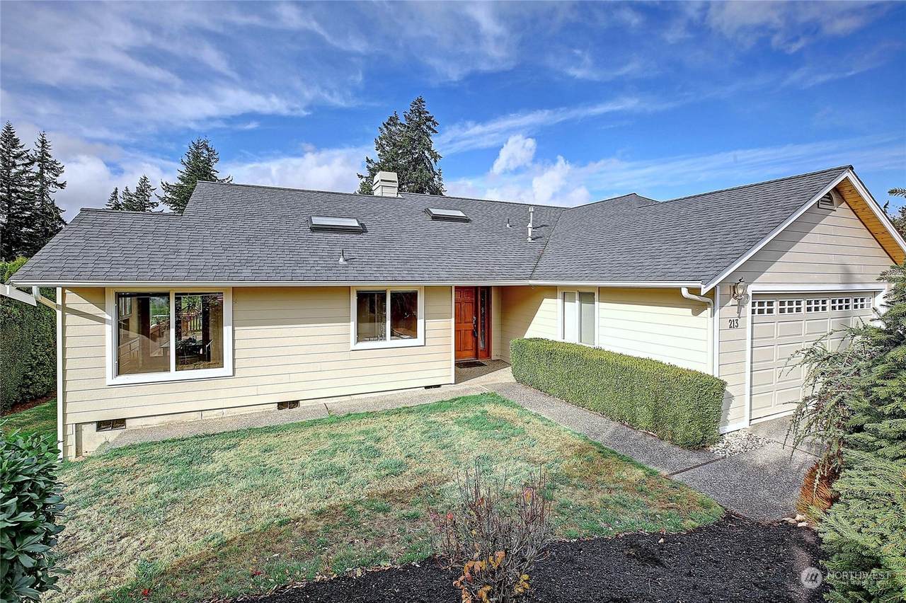 213 Edinburgh Drive - Photo 1
