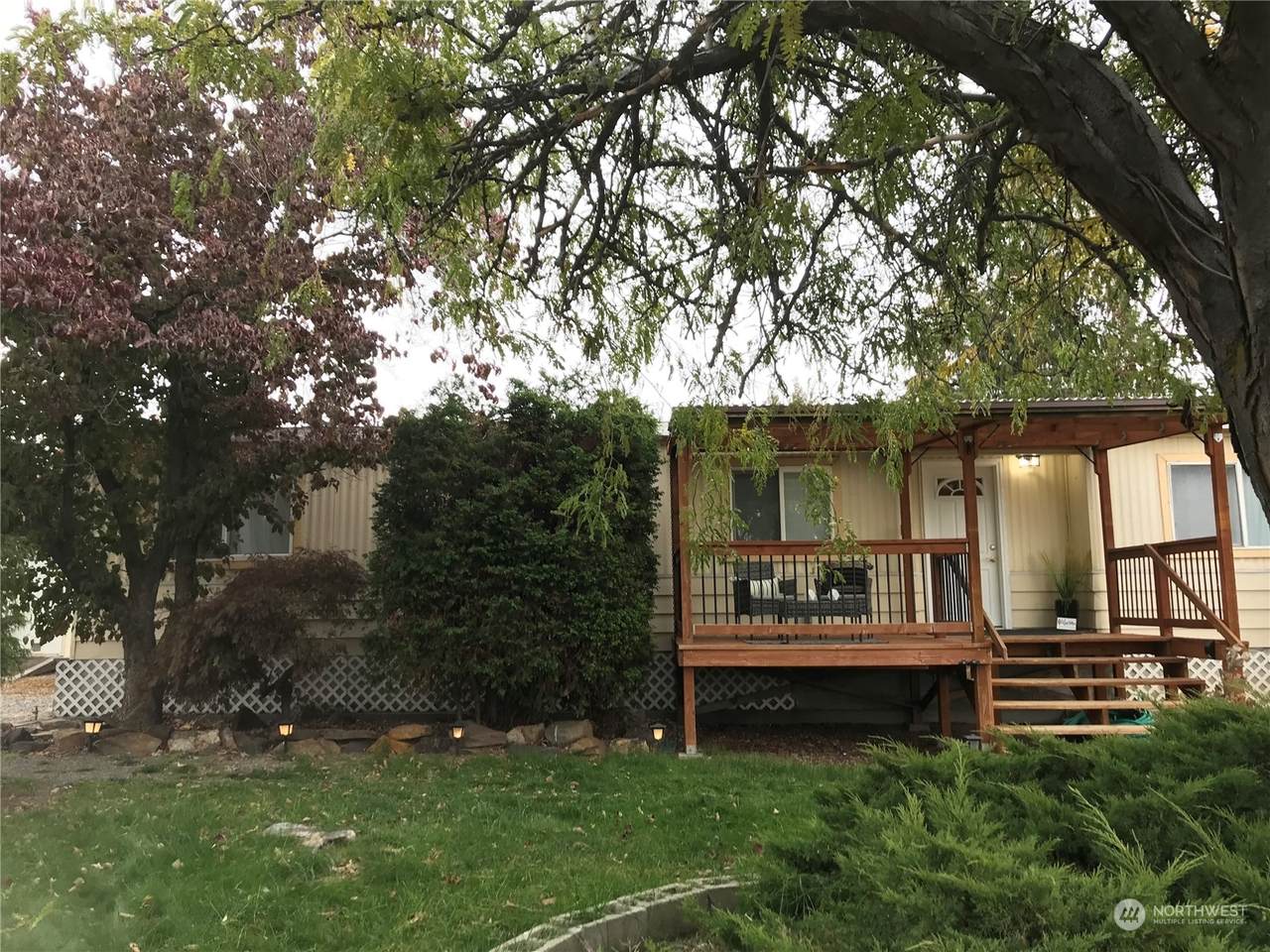 715 Keller Avenue - Photo 1