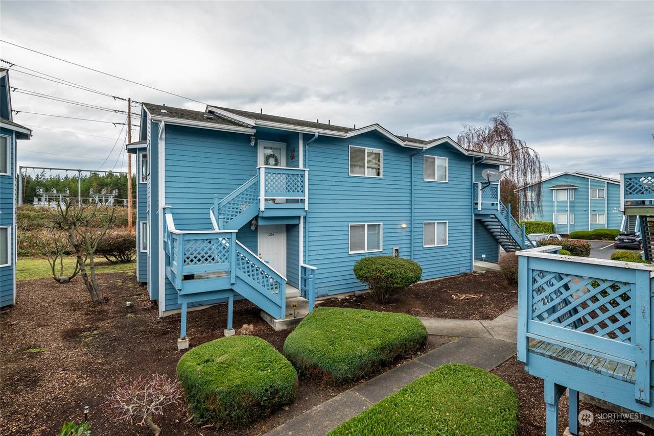 537 Ellis Way - Photo 1