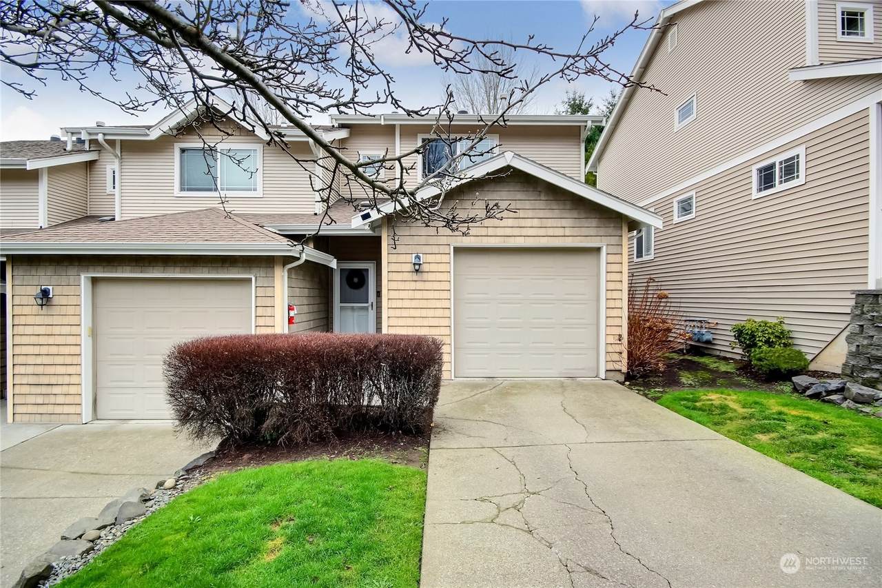 2419 Meridian - Photo 1