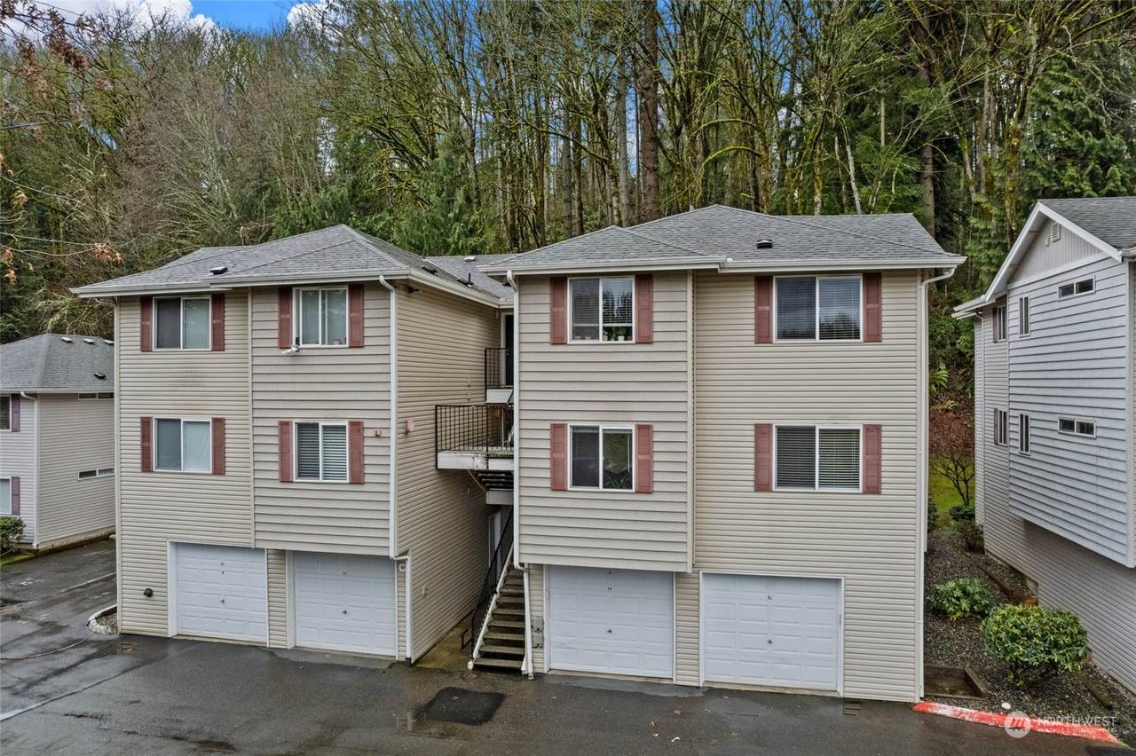 595 Newport Way - Photo 1