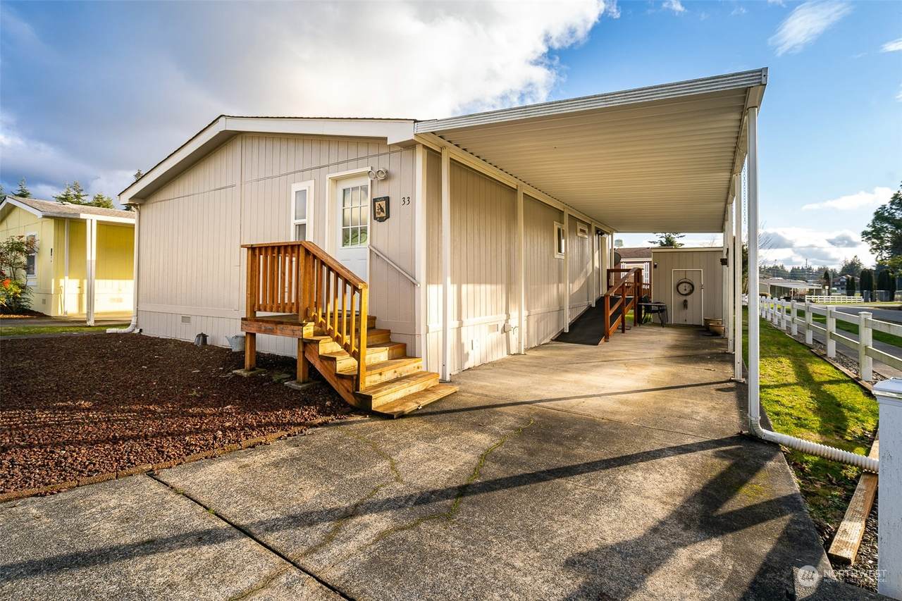 222 Maple Avenue - Photo 1