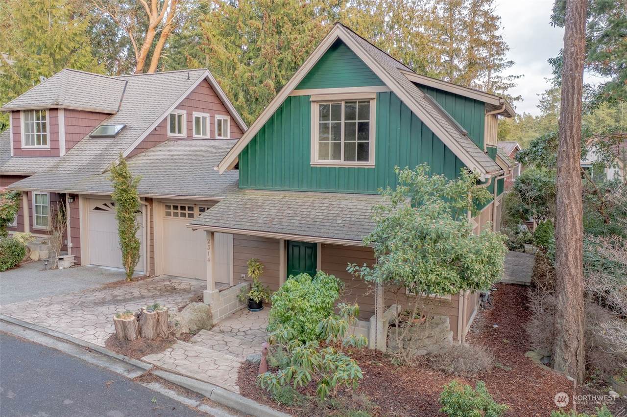 2314 Ebony Street - Photo 1