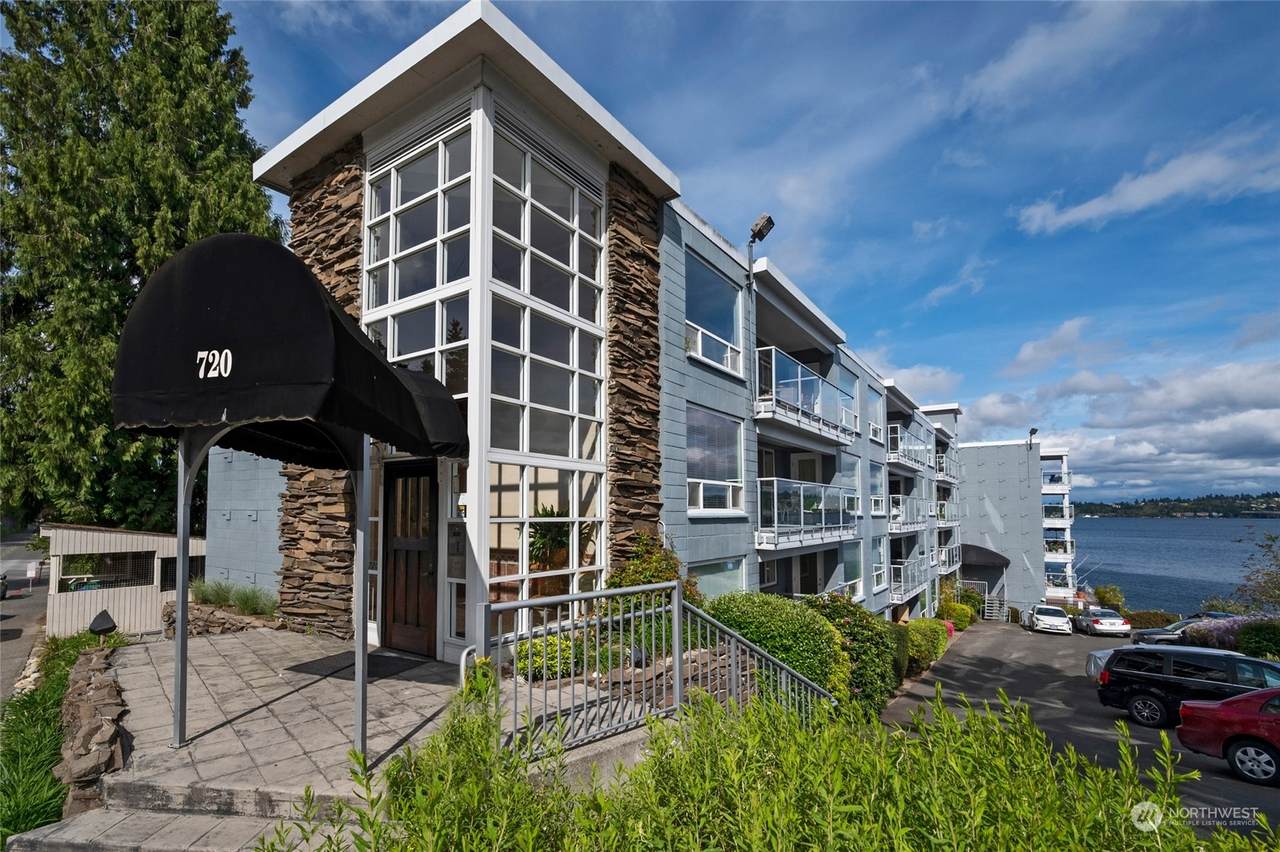 720 Lakeside Avenue - Photo 1