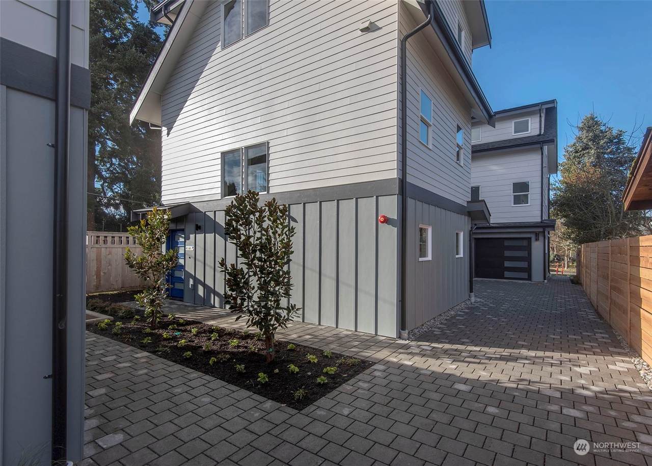 4846 50th Avenue - Photo 1