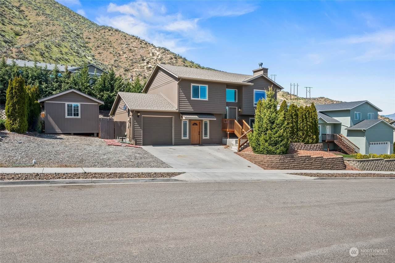 2151 Citation Loop, Wenatchee, WA 98801 (2059162) Nick McLean Real
