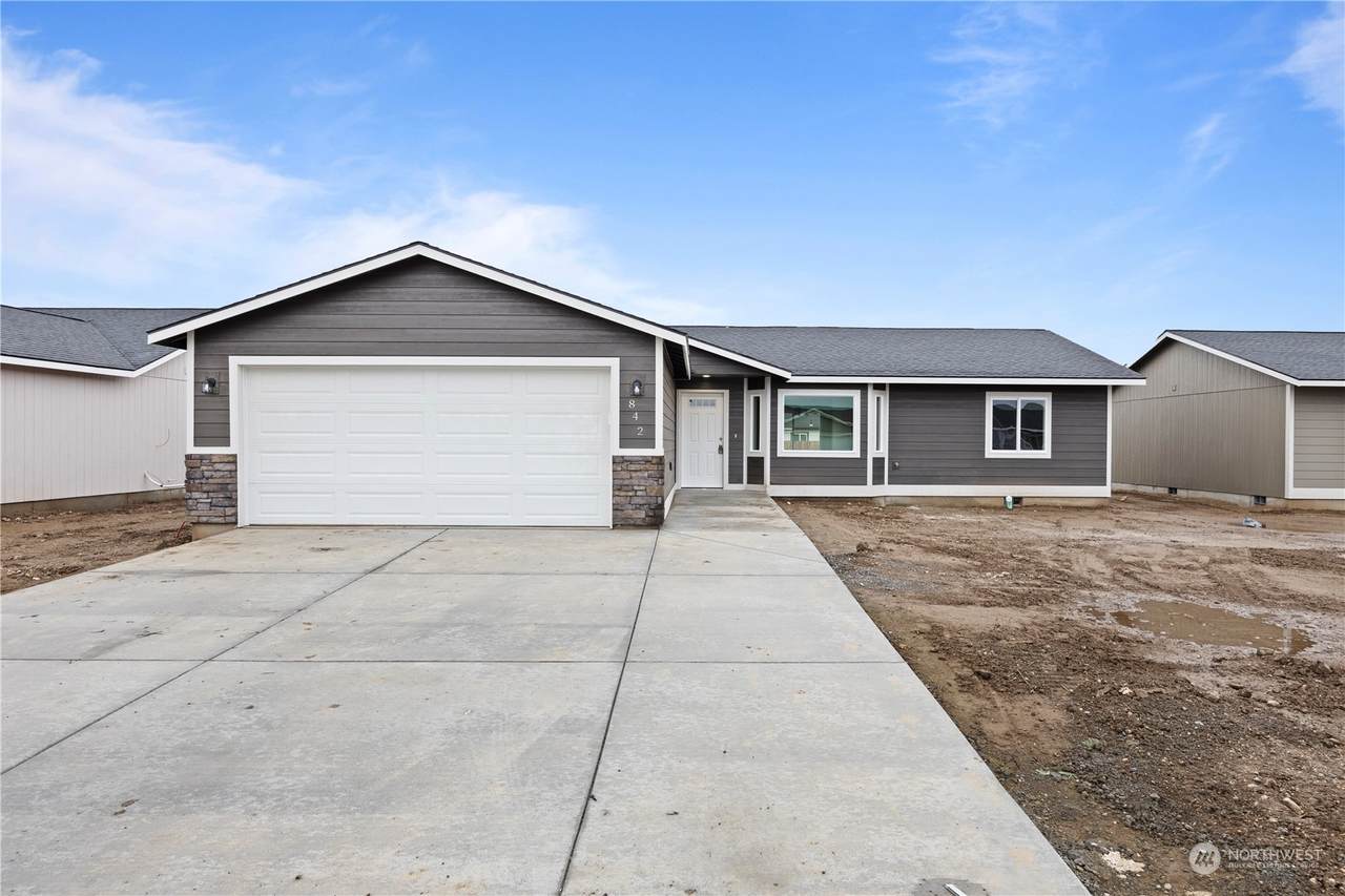 1002 Cascade Street - Photo 1