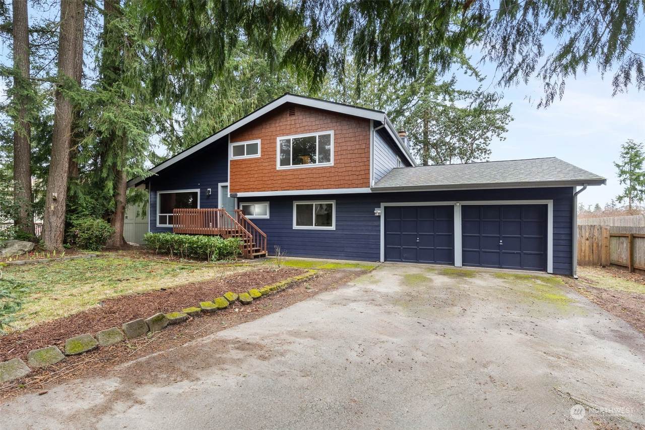 13915 Crestview Circle - Photo 1