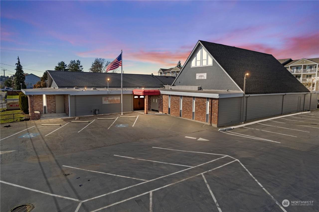 3201 43rd Street - Photo 1