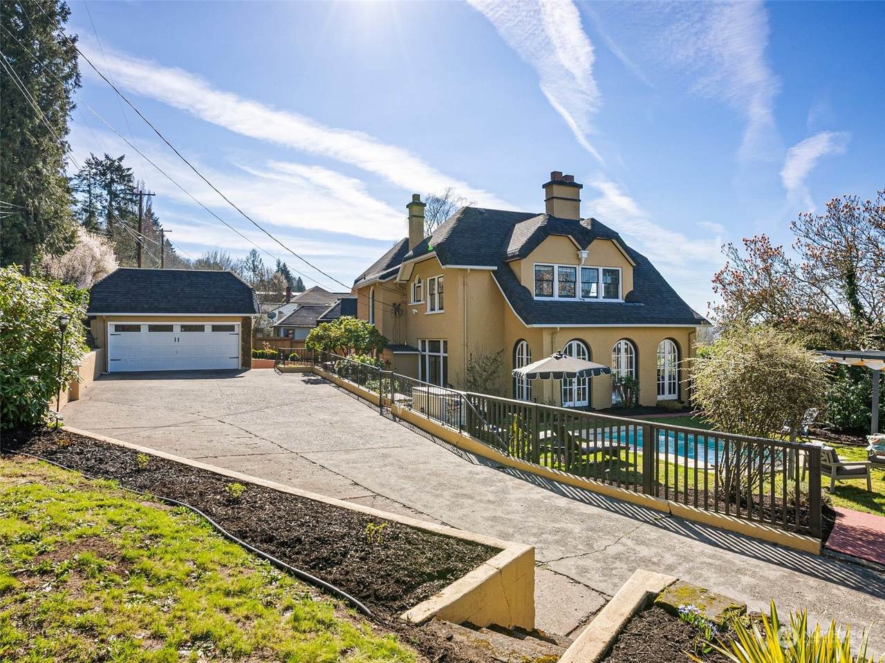 502 Adams Avenue - Photo 1
