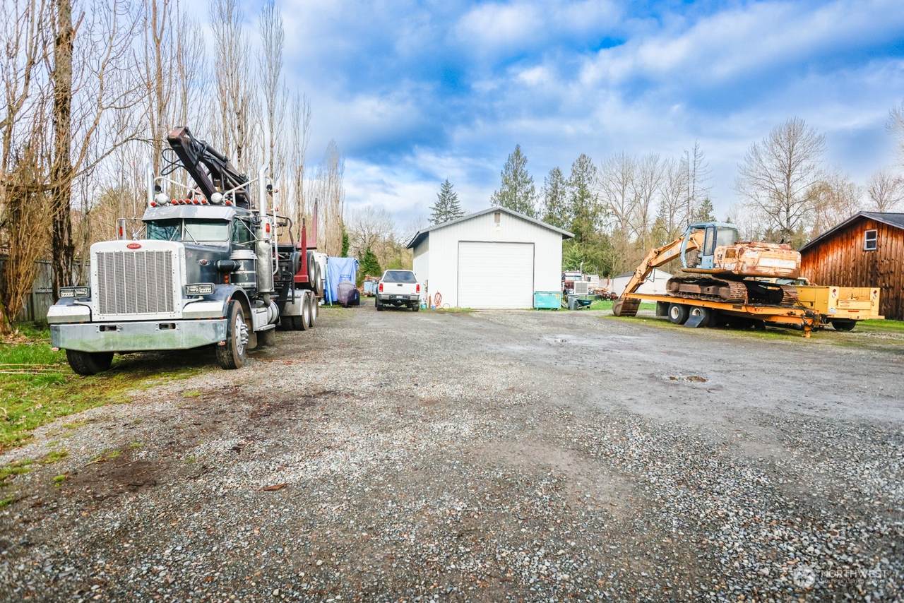 433 Hatch Street - Photo 1