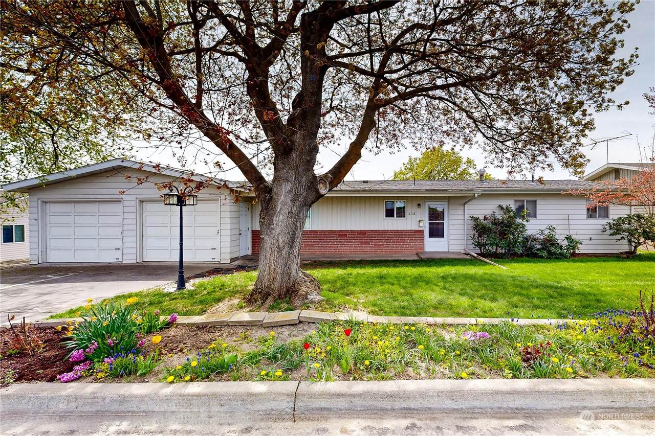 612 Scenic View Drive - Photo 1