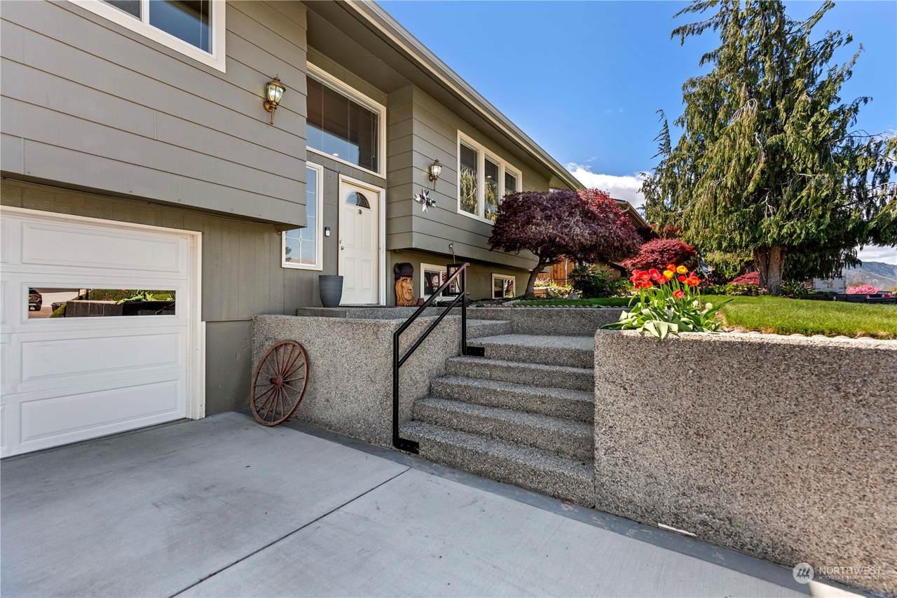 1330 Dale St - Photo 1