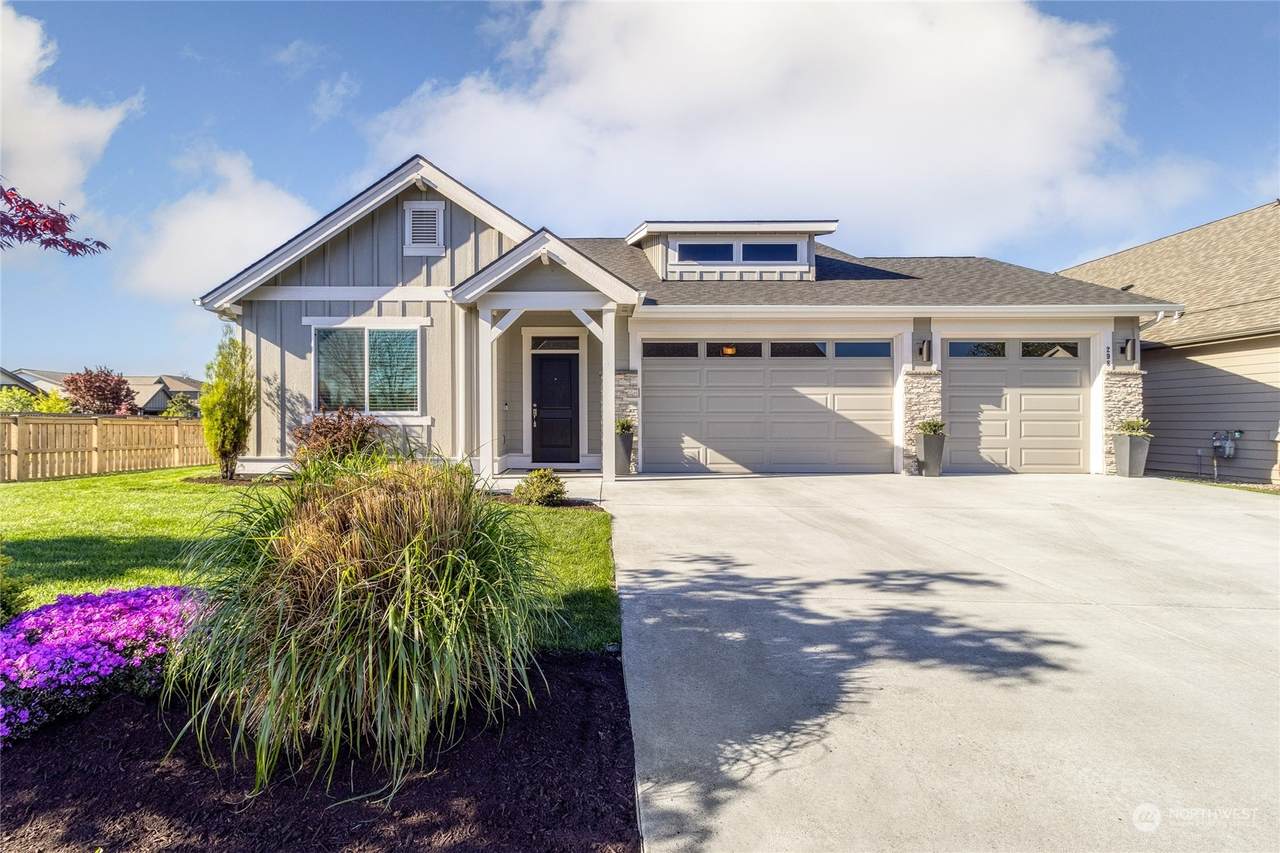 298 Champagne Way - Photo 1
