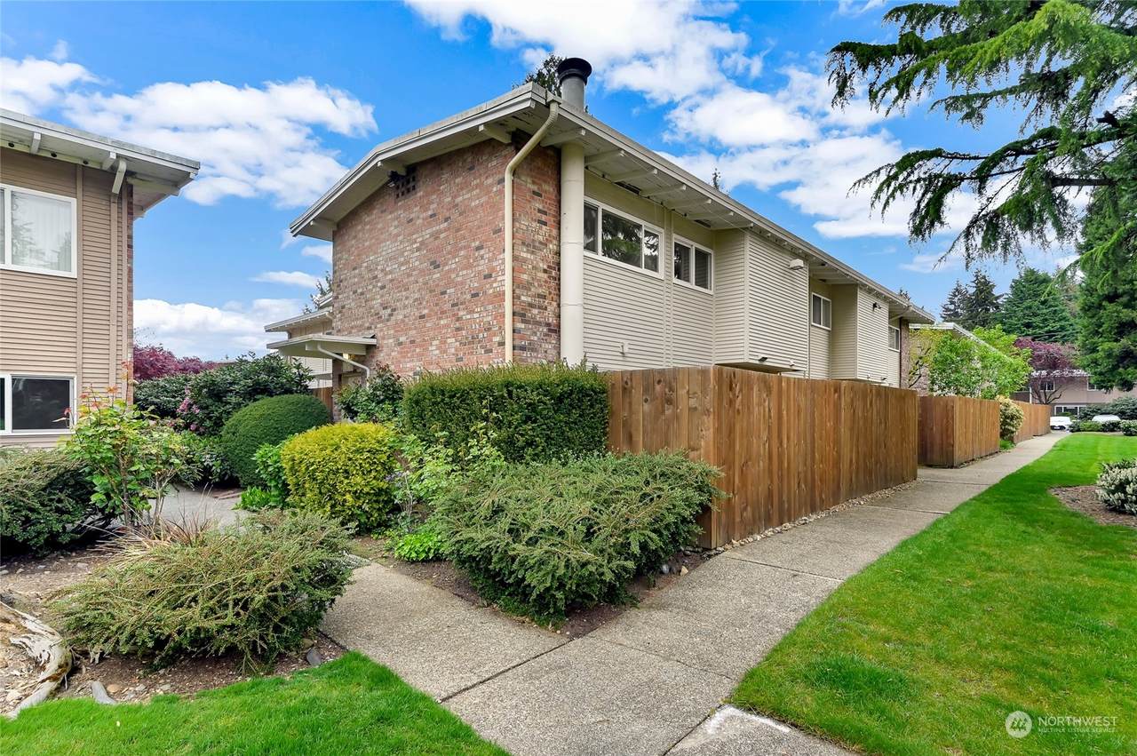 12241 59th Street - Photo 1