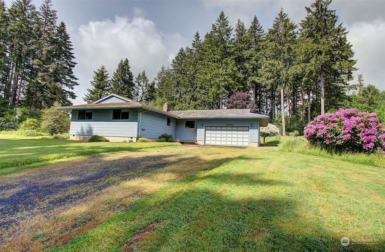111 Backstrom Road - Photo 1