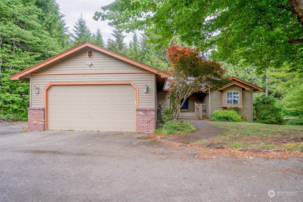 2107 Dunrobin Lane - Photo 1