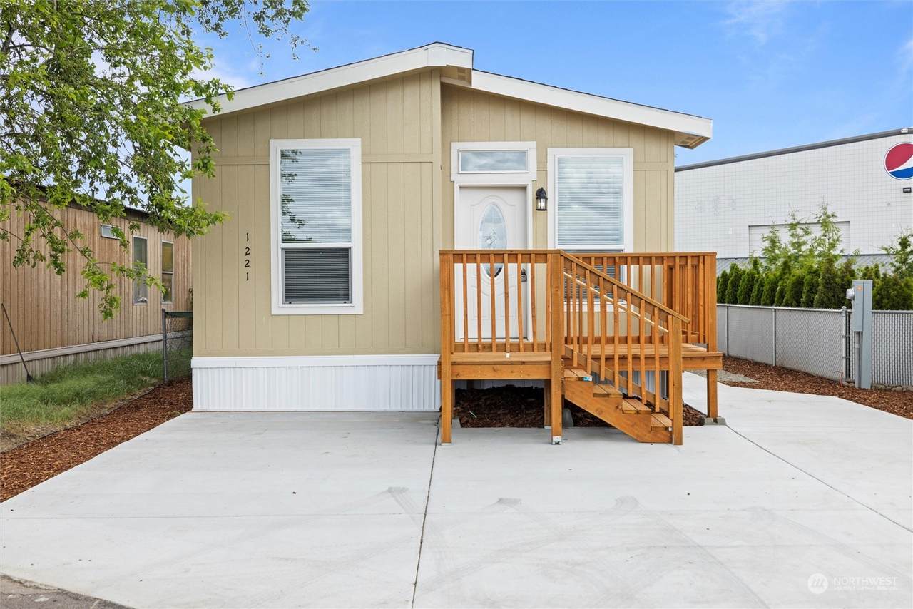 1221 Arkansas Drive - Photo 1