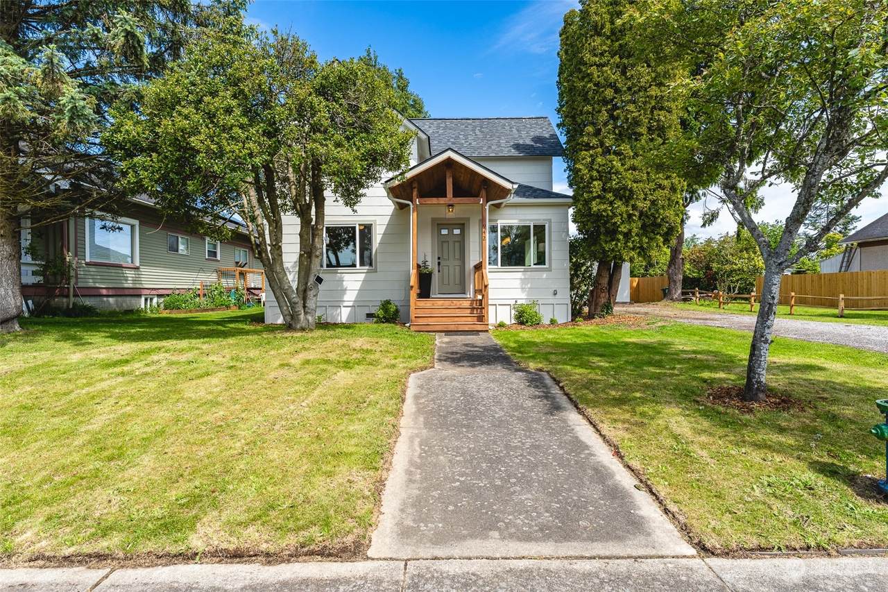 942 3rd Street - Photo 1