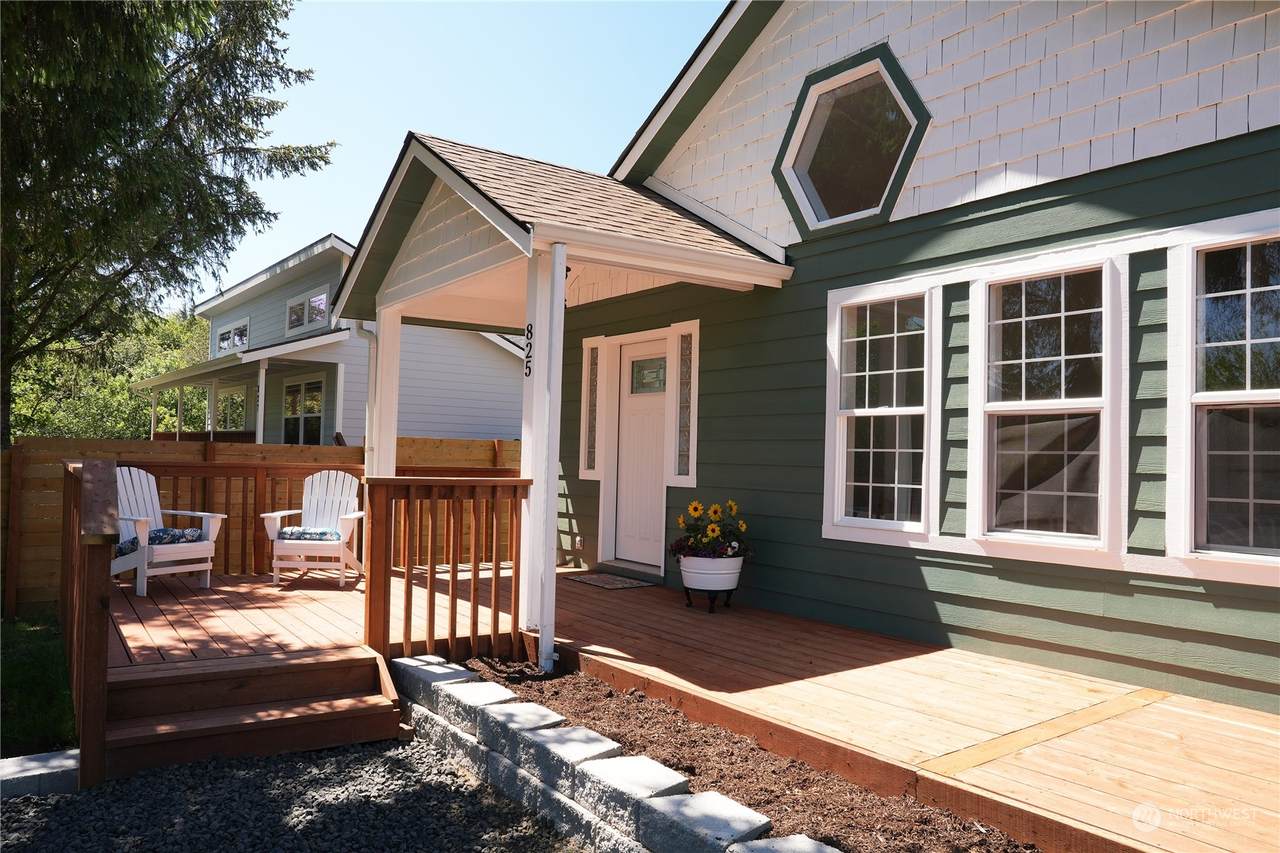 825 Vagabond Avenue - Photo 1
