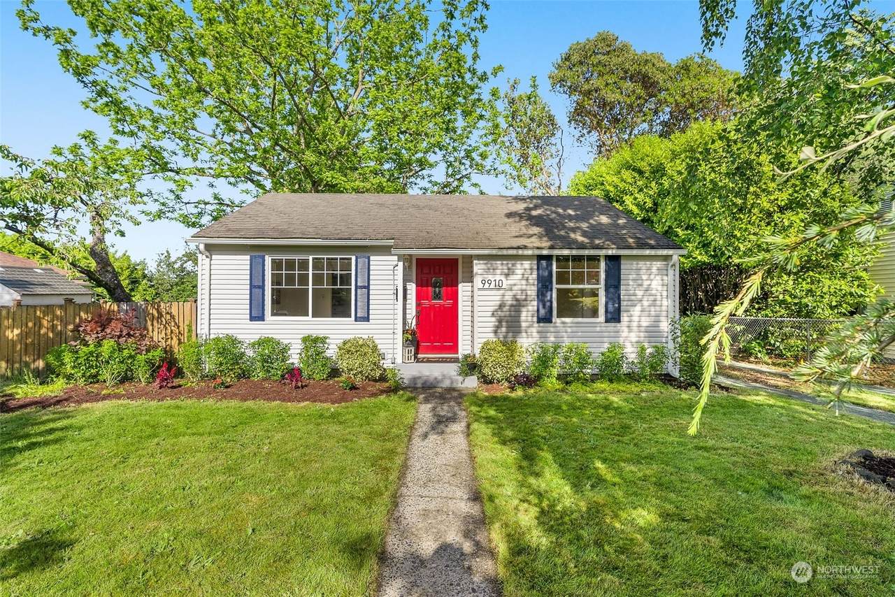9910 33rd Avenue - Photo 1
