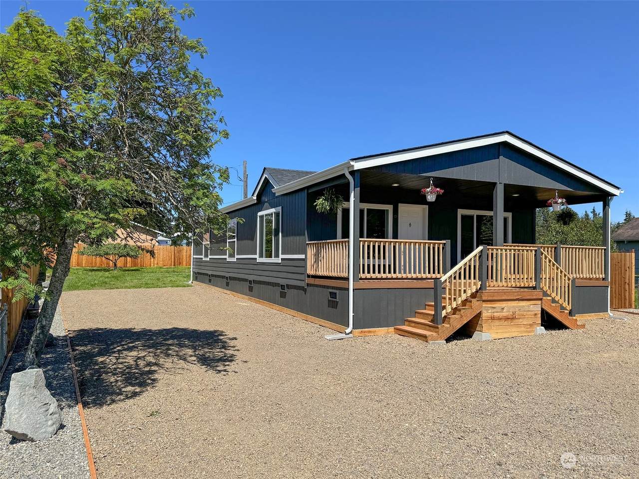 691 Kemp Street - Photo 1