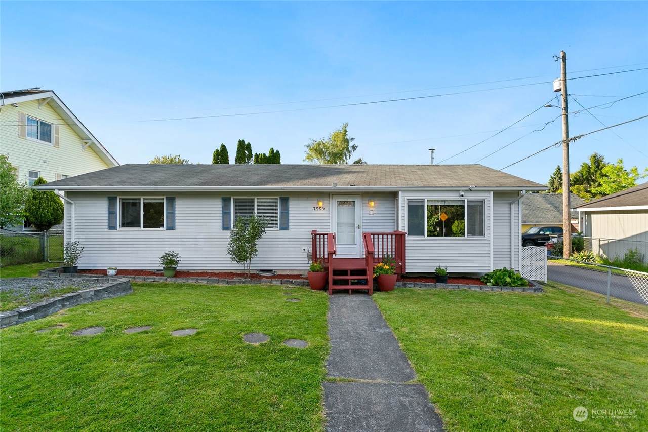 2905 15th Street - Photo 1