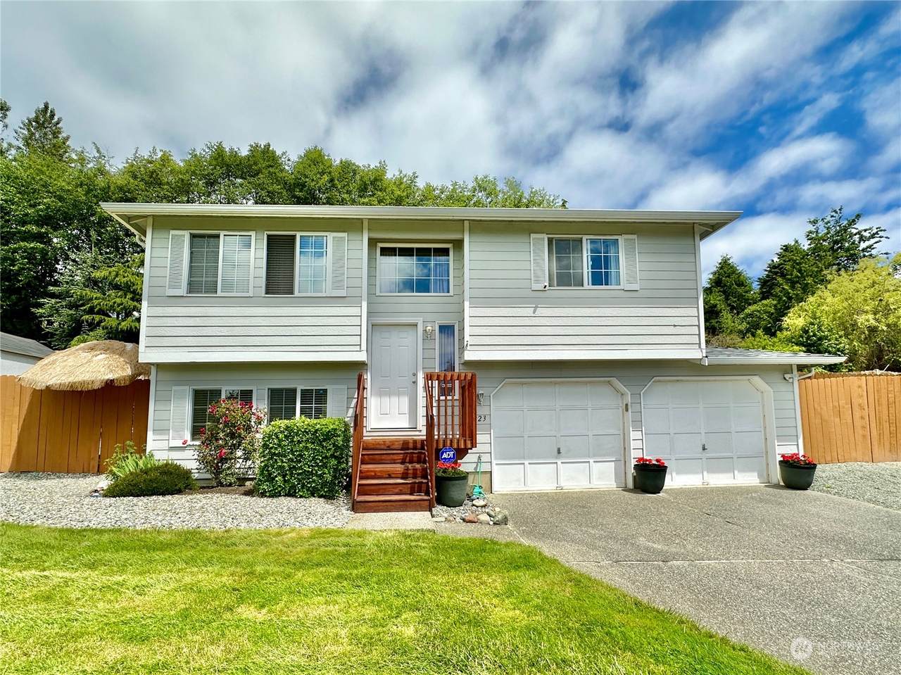 7923 262nd Street - Photo 1