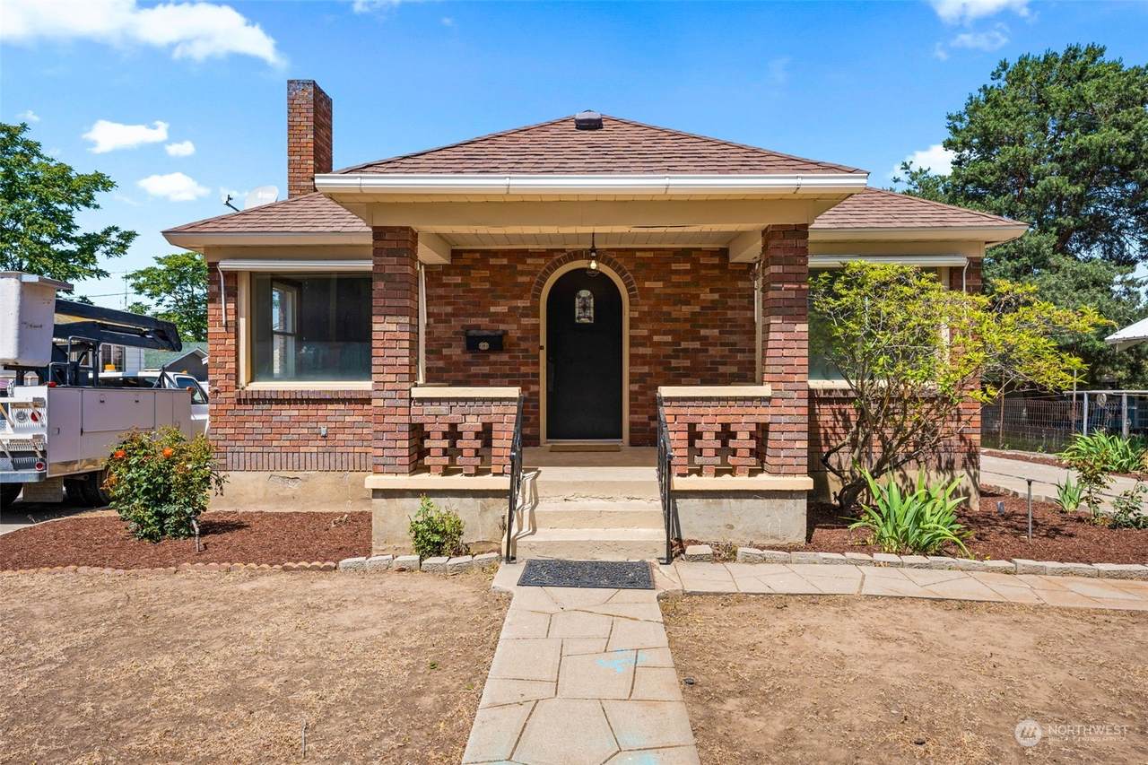 206 6th Avenue - Photo 1