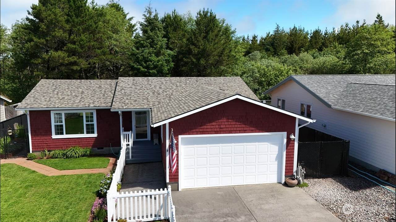 611 357TH Street - Photo 1