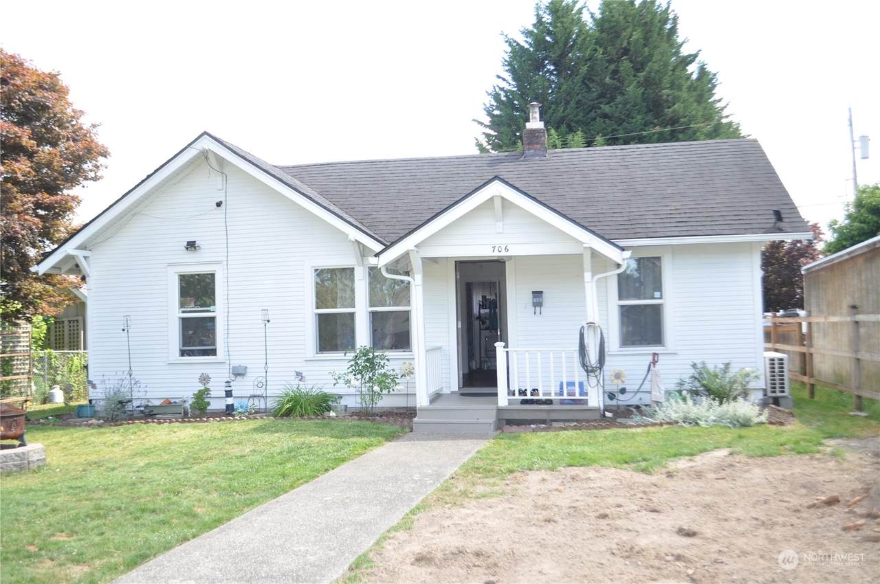 706 Pioneer - Photo 1