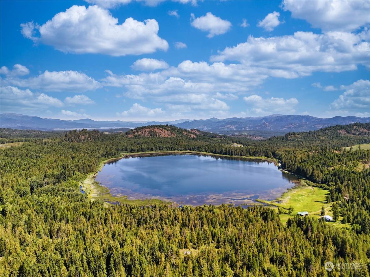 631 Deeter - Photo 1