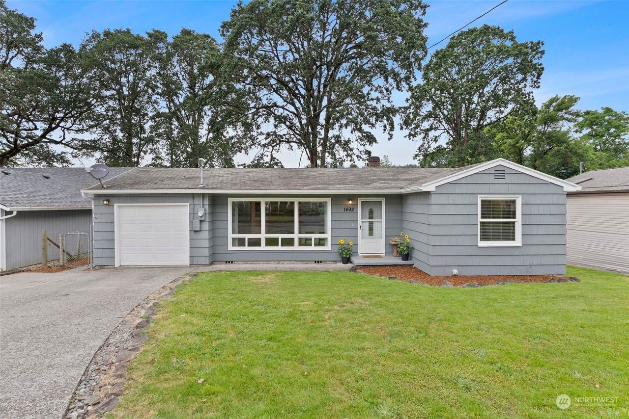 1492 Kelly Avenue - Photo 1