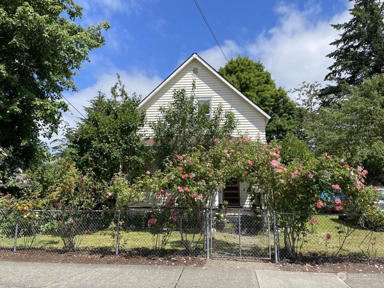 711 Main Street - Photo 1