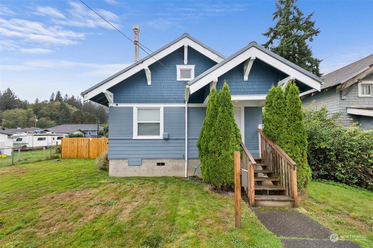 823 Monroe Street - Photo 1