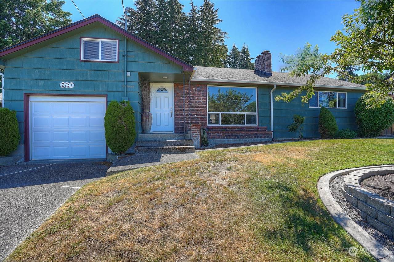 2737 Sylvan Drive - Photo 1