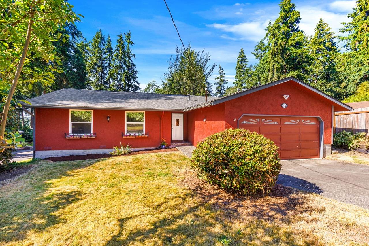 7812 165th Street - Photo 1