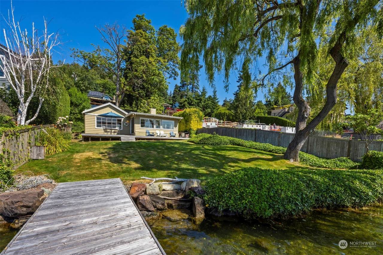 8431 85th Avenue - Photo 1