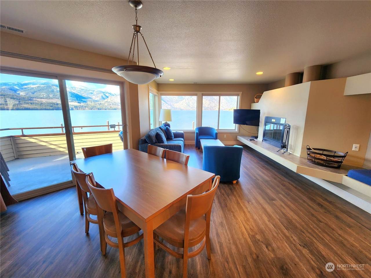 1 Lakeside 719-Q - Photo 1