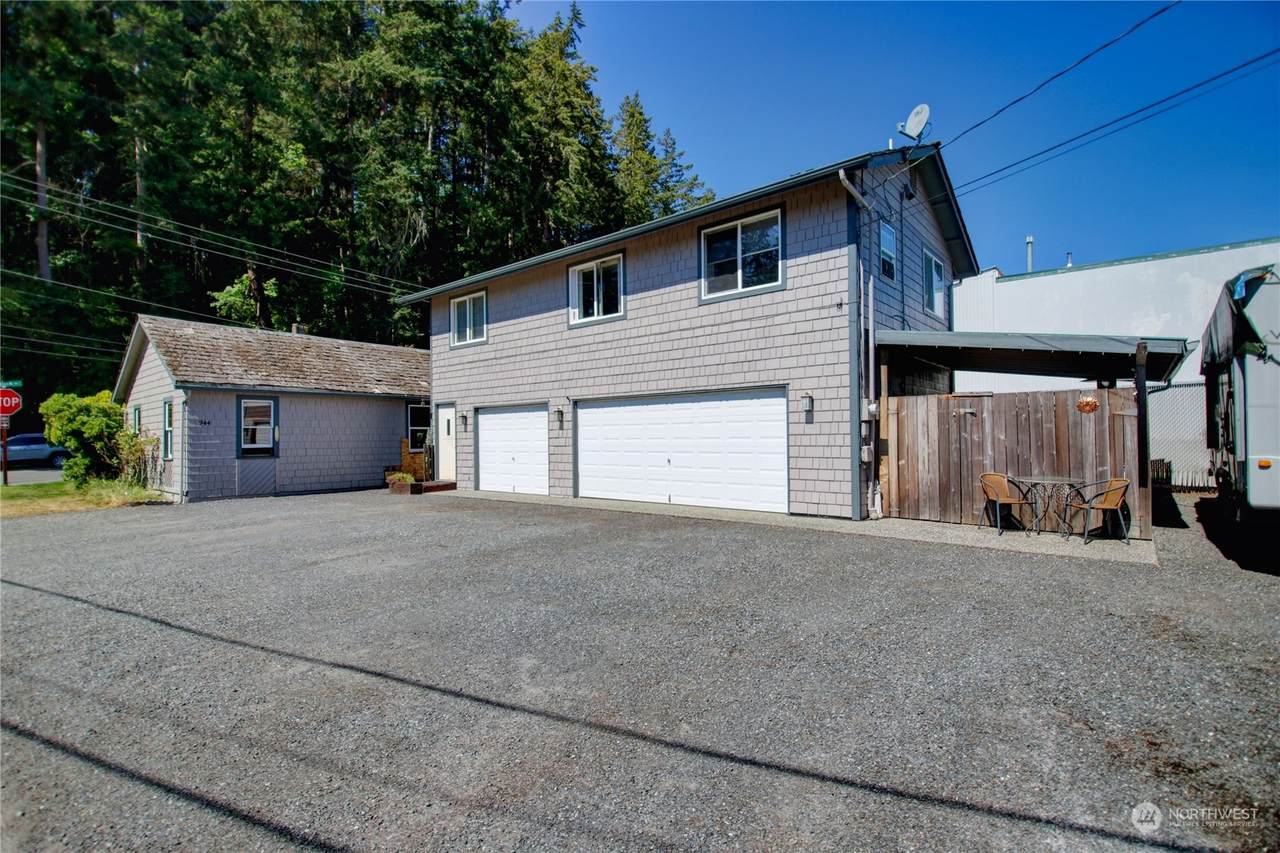 944 3rd Street - Photo 1