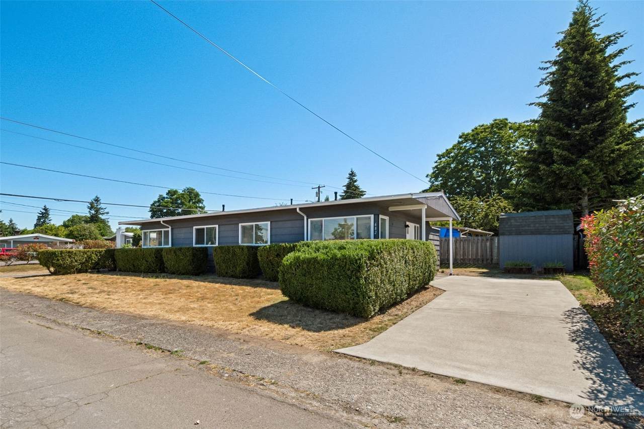 682 Dayton Avenue - Photo 1