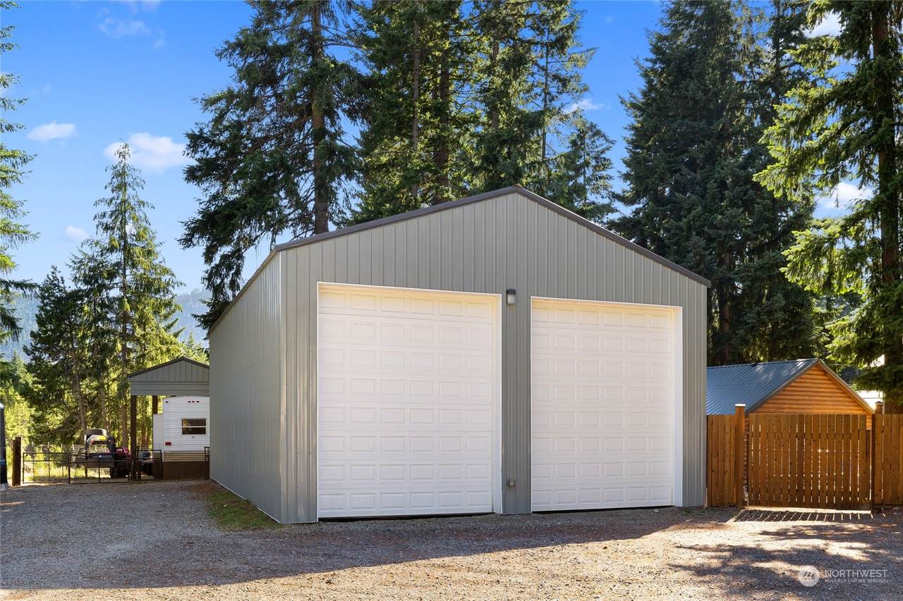 41 Country Dr - Photo 1