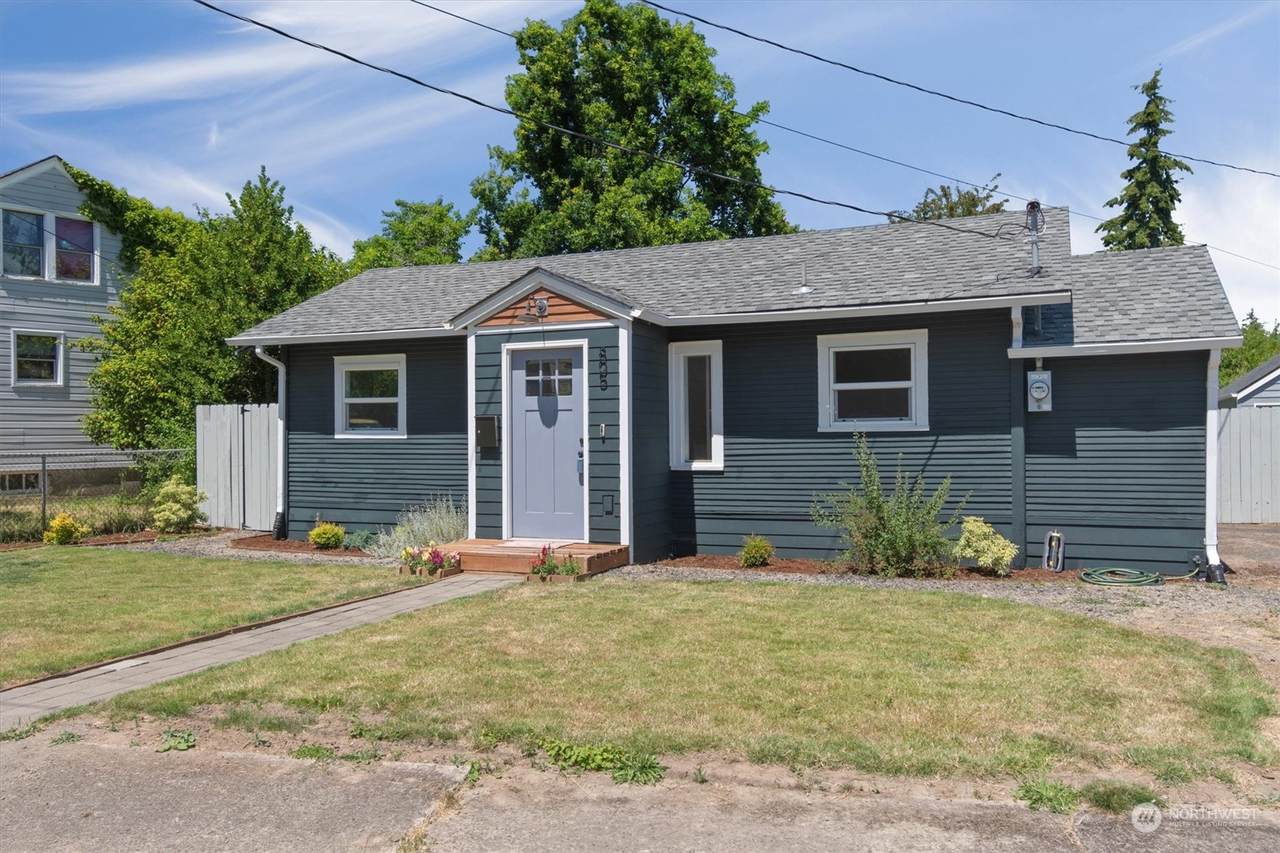 805 Harris - Photo 1
