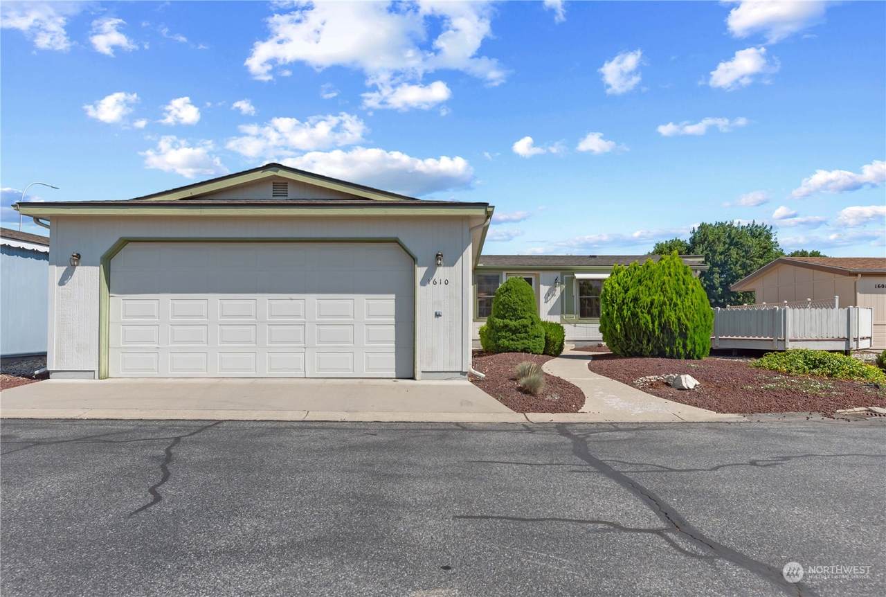1610 Clark Drive - Photo 1