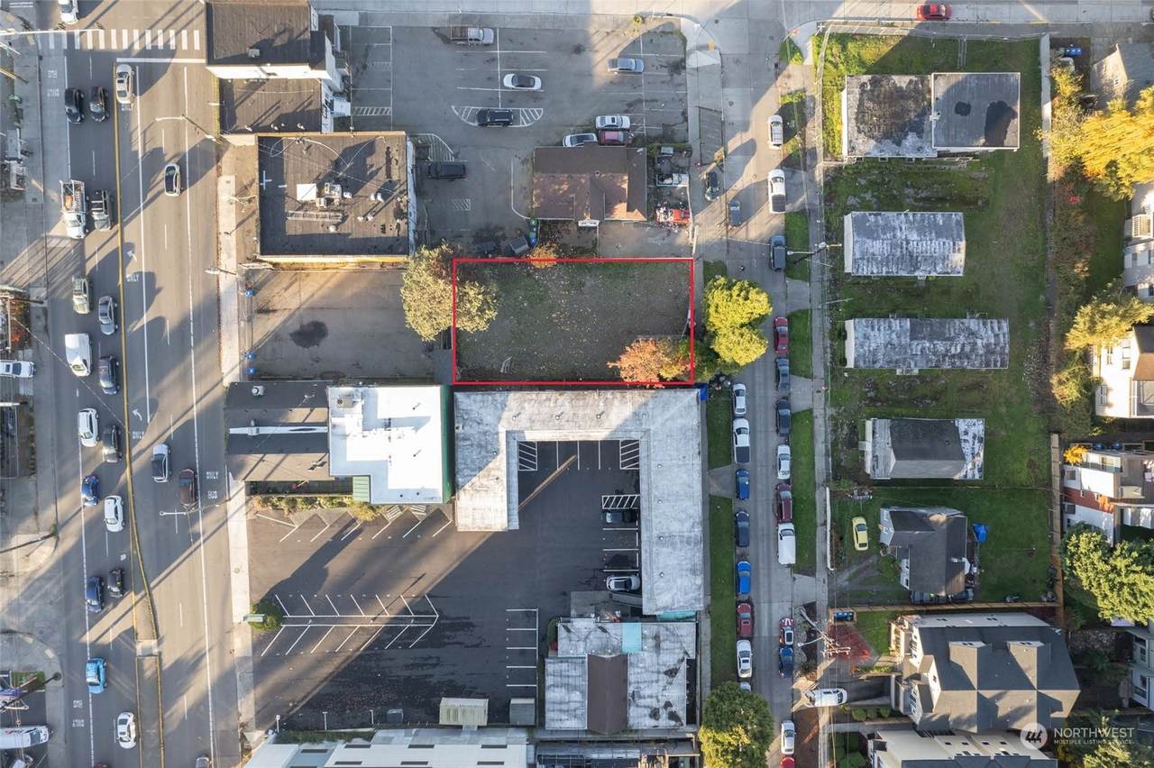 8849 Nesbit Avenue - Photo 1